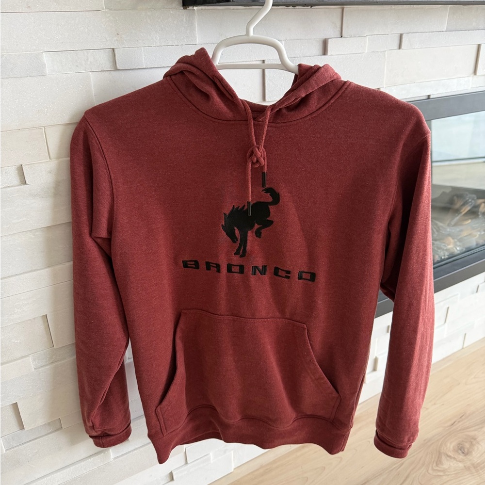 Genuine Bronco Pullover Hoodie Size M